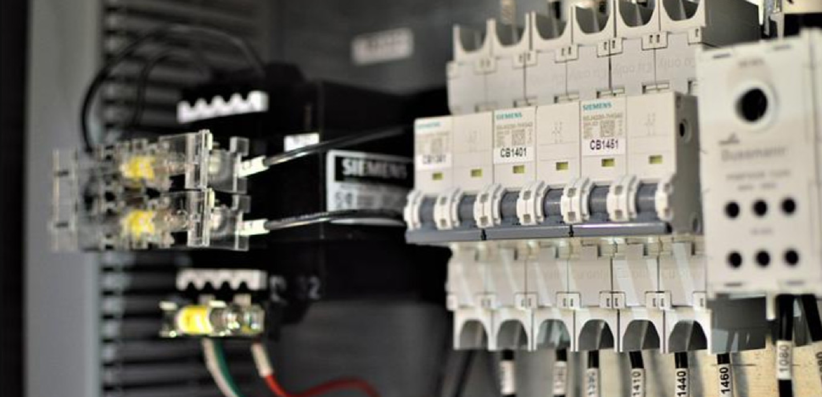 Circuit Breakers & Fuses3